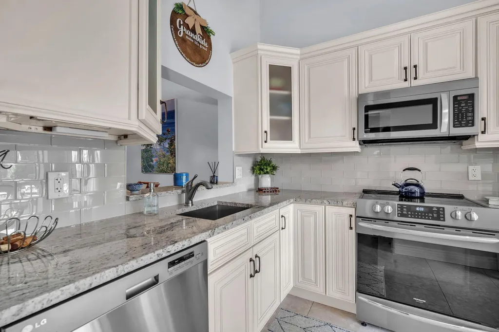 3318 Lucerne Park Drive Greenacres FL 33467