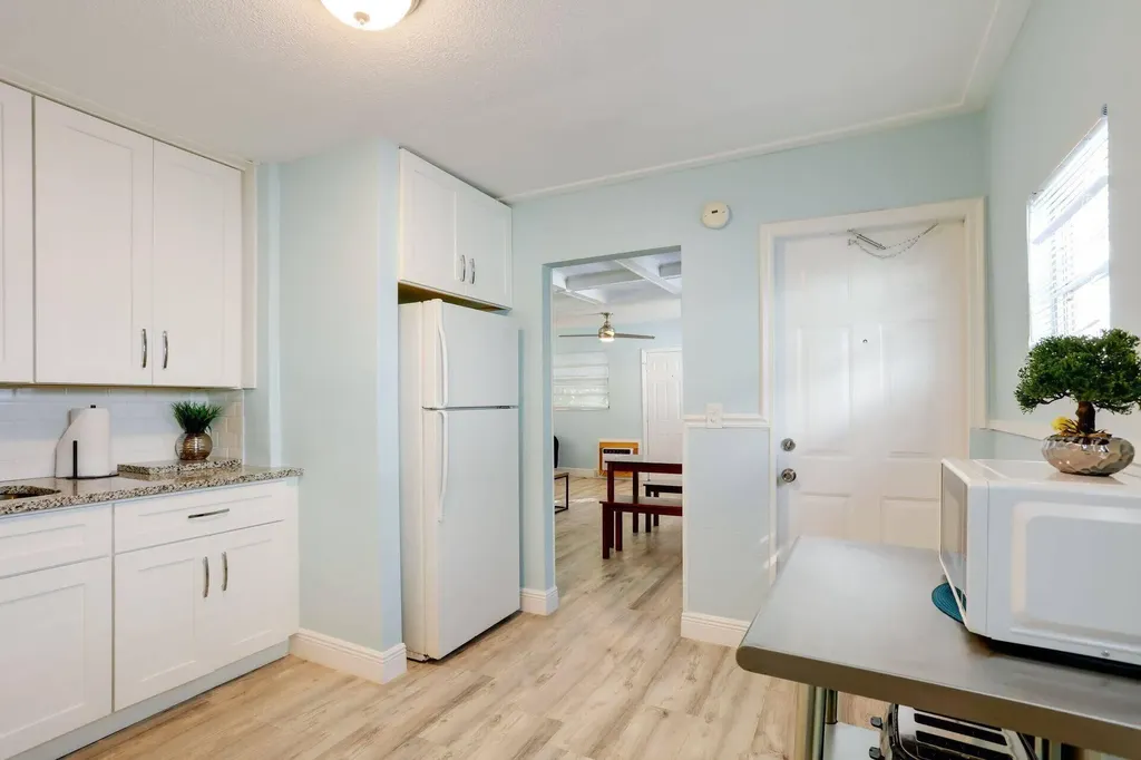 216 S M Street Lake Worth FL 33460