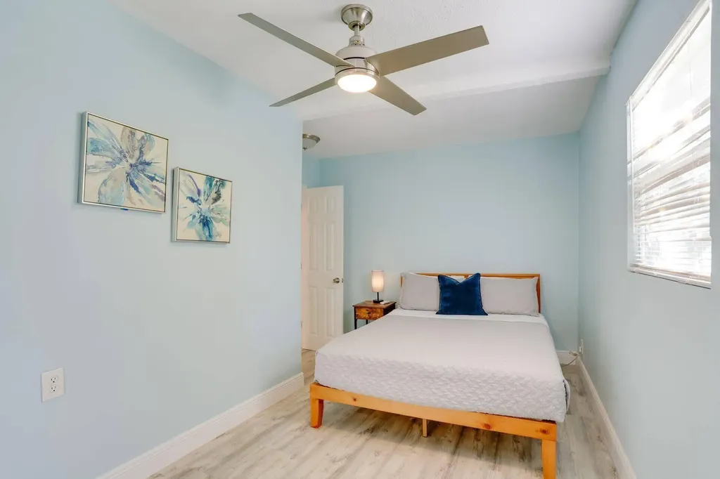 216 S M Street Lake Worth FL 33460