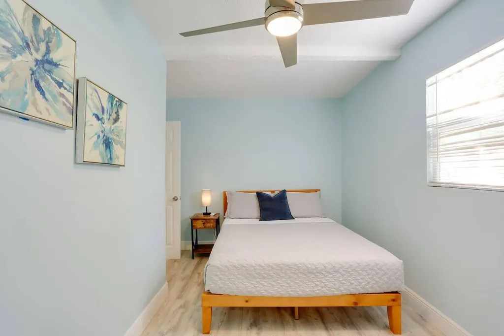 216 S M Street Lake Worth FL 33460