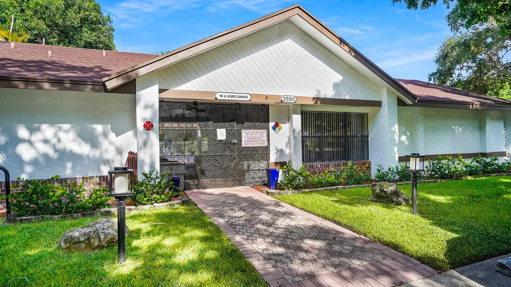 2687 Blue Sage Avenue Coconut Creek FL 33063