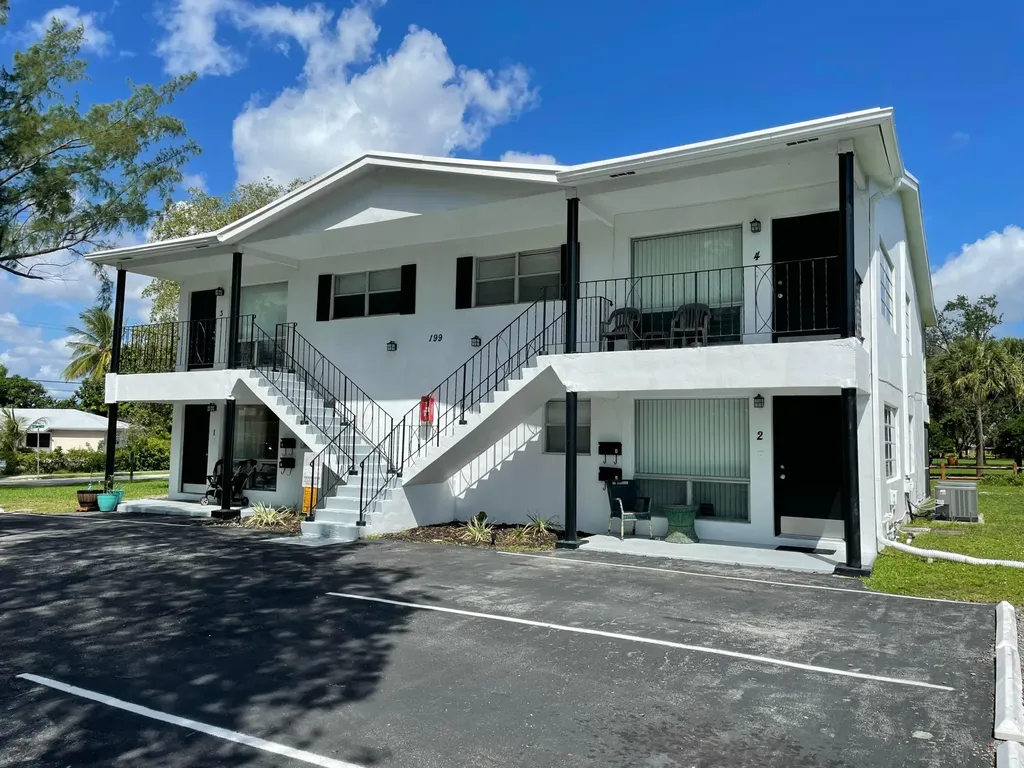 199 SW 15th Street Boca Raton FL 33432