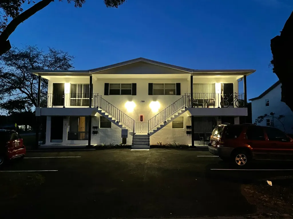 199 SW 15th Street Boca Raton FL 33432