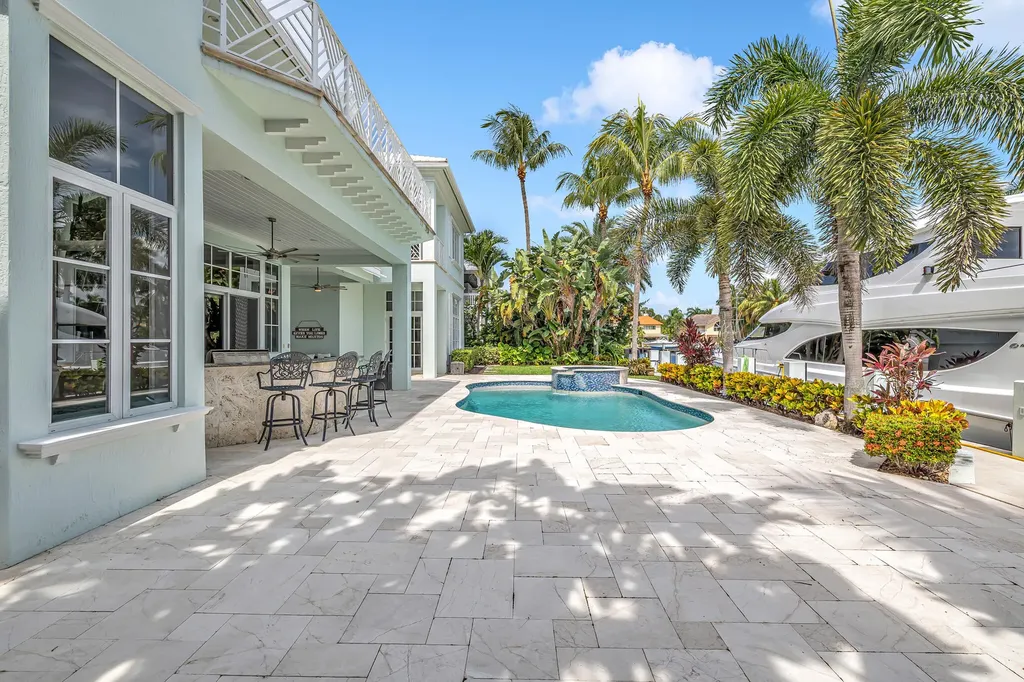 2409 NE 27th Street Lighthouse Point FL 33064
