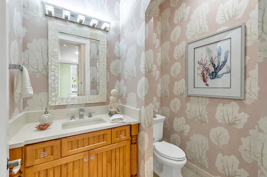2409 NE 27th Street Lighthouse Point FL 33064