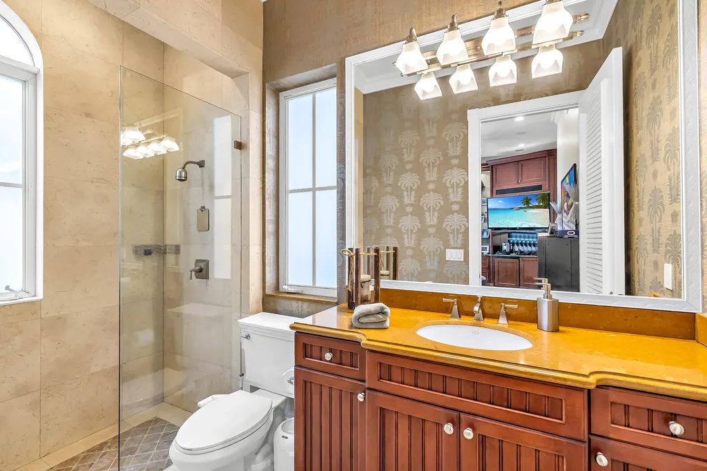 2409 NE 27th Street Lighthouse Point FL 33064