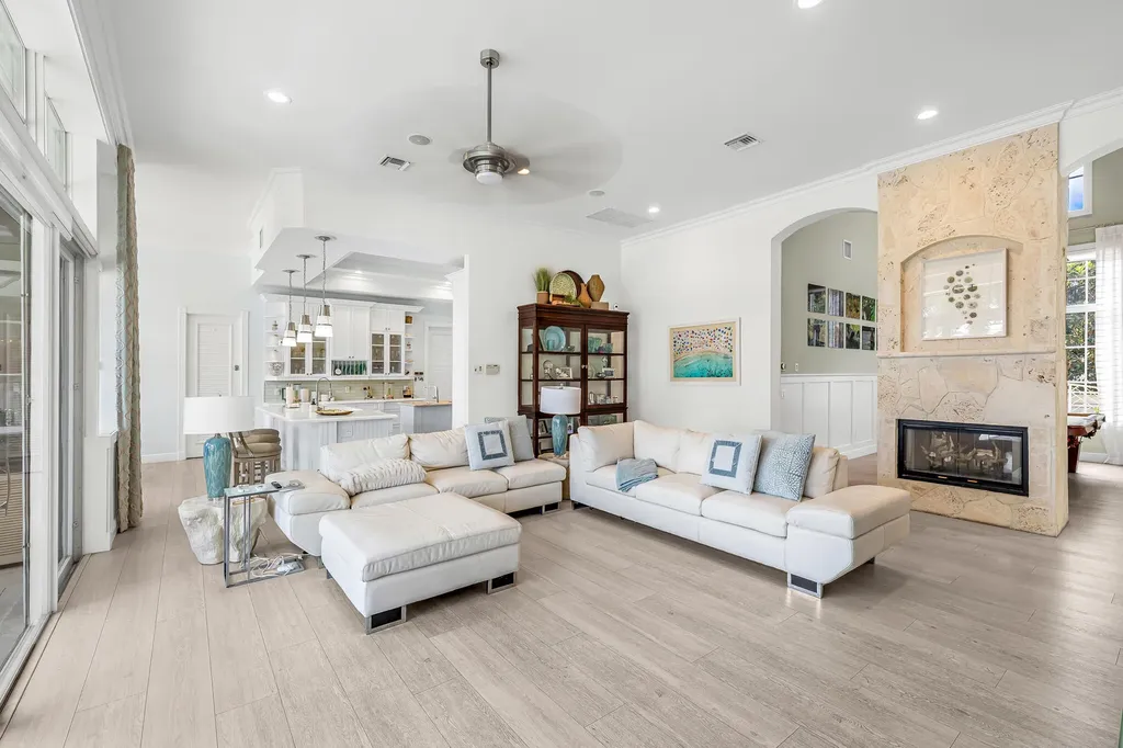 2409 NE 27th Street Lighthouse Point FL 33064