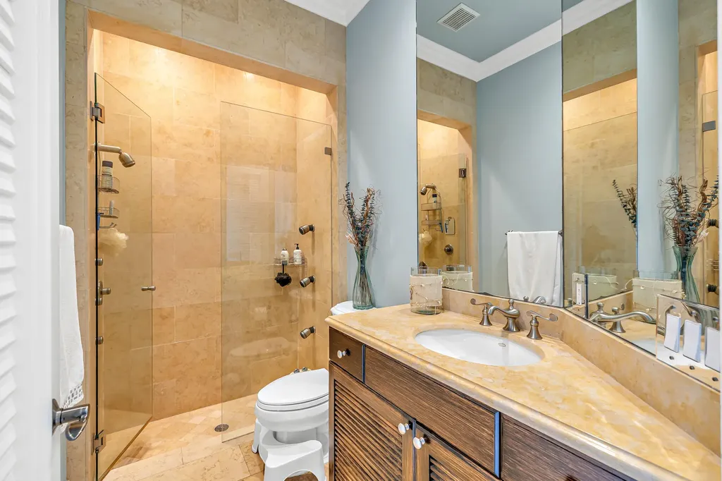 2409 NE 27th Street Lighthouse Point FL 33064