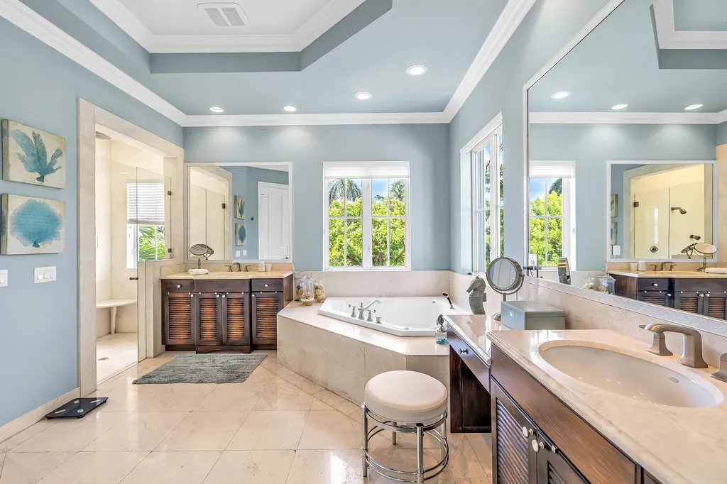 2409 NE 27th Street Lighthouse Point FL 33064