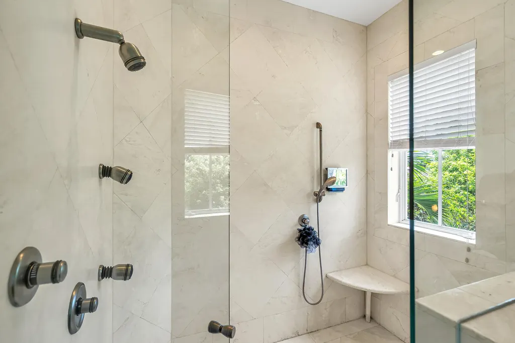 2409 NE 27th Street Lighthouse Point FL 33064