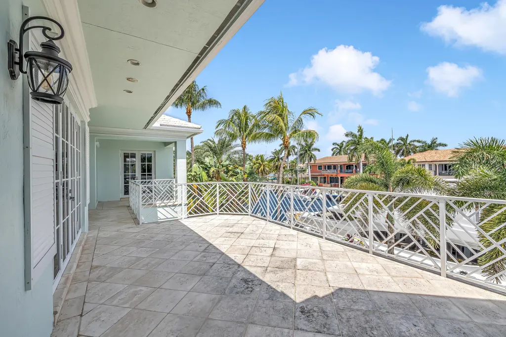 2409 NE 27th Street Lighthouse Point FL 33064
