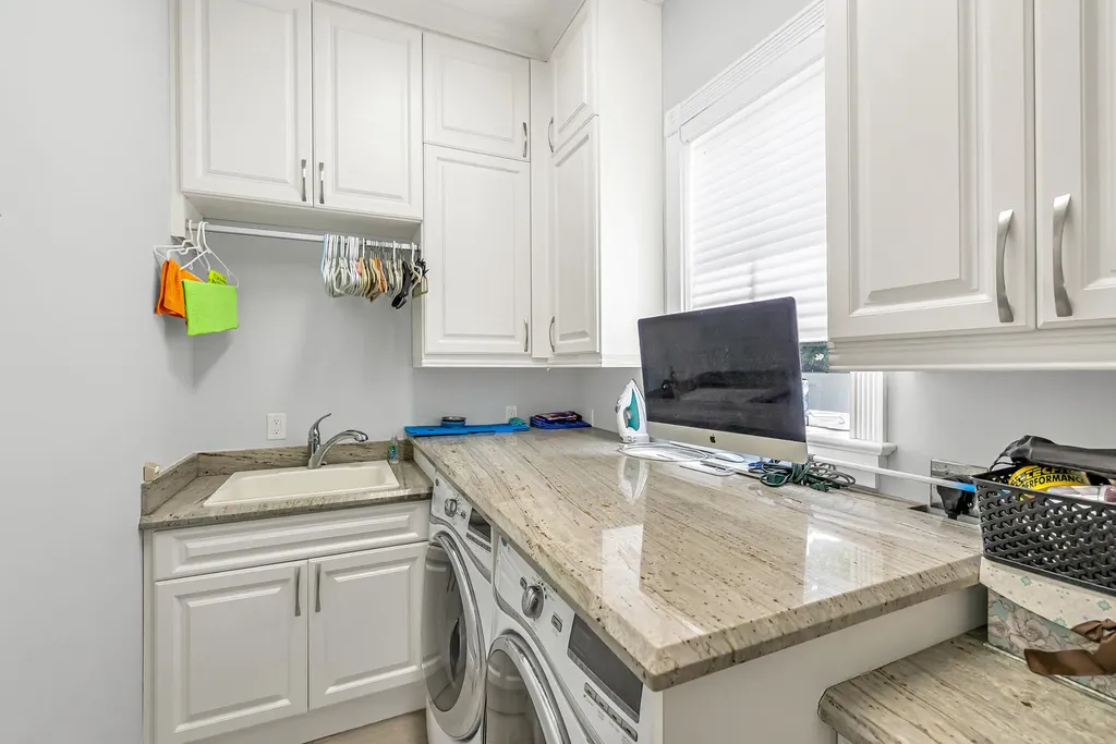 2409 NE 27th Street Lighthouse Point FL 33064