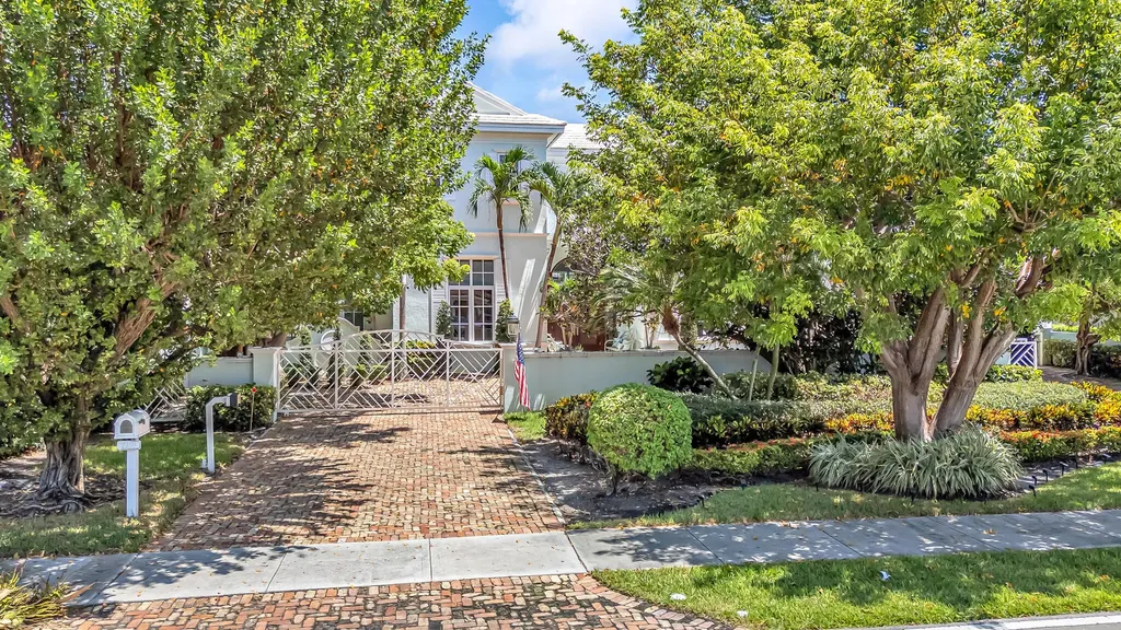 2409 NE 27th Street Lighthouse Point FL 33064