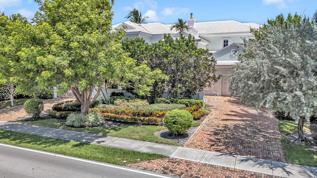 2409 NE 27th Street Lighthouse Point FL 33064