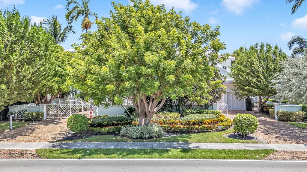 2409 NE 27th Street Lighthouse Point FL 33064