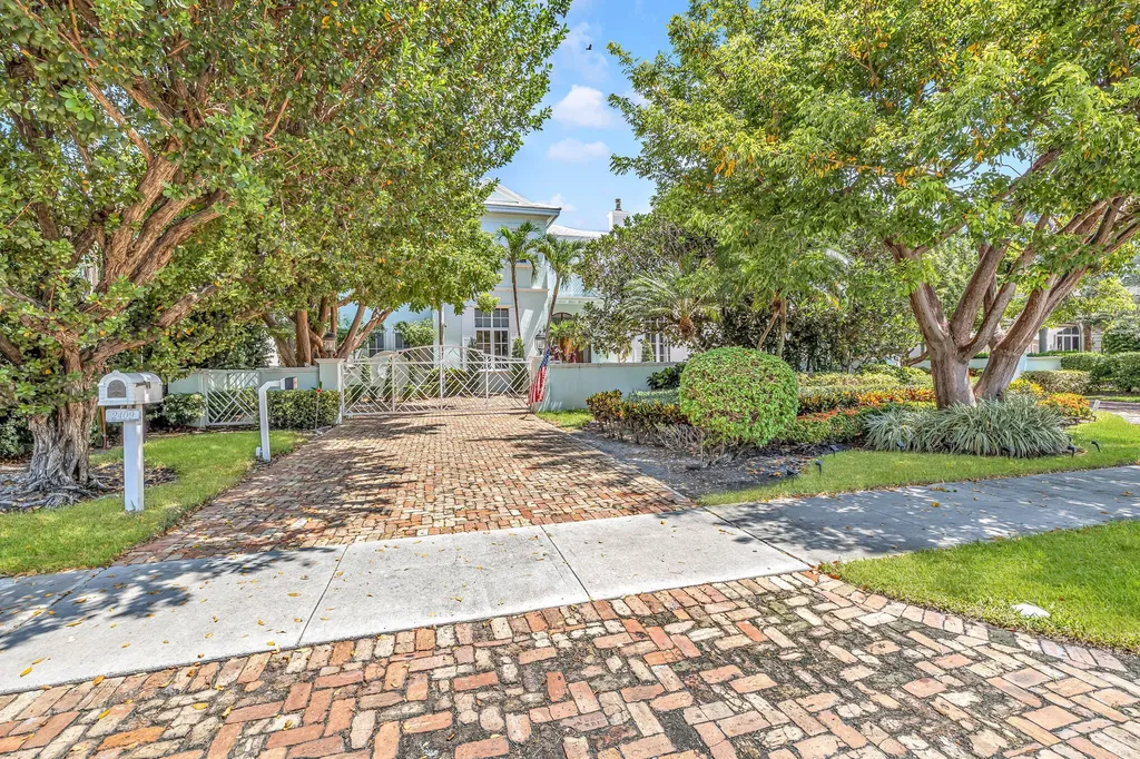 2409 NE 27th Street Lighthouse Point FL 33064