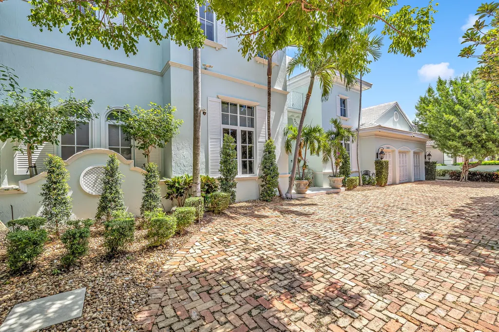 2409 NE 27th Street Lighthouse Point FL 33064