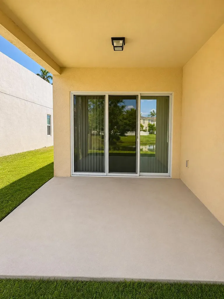 5332 NW Wisk Fern Circle Port St Lucie FL 34986