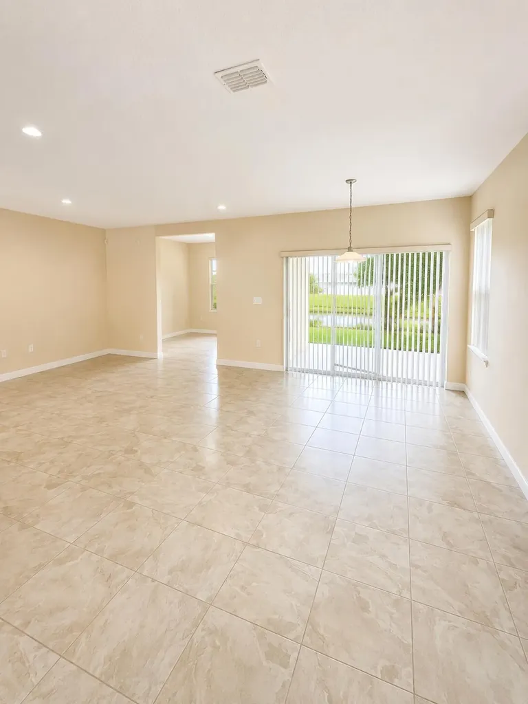 5332 NW Wisk Fern Circle Port St Lucie FL 34986