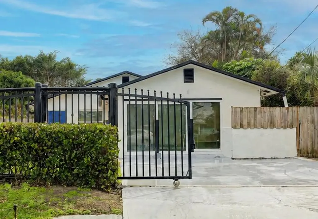 3394 SE Jefferson Street Stuart FL 34997