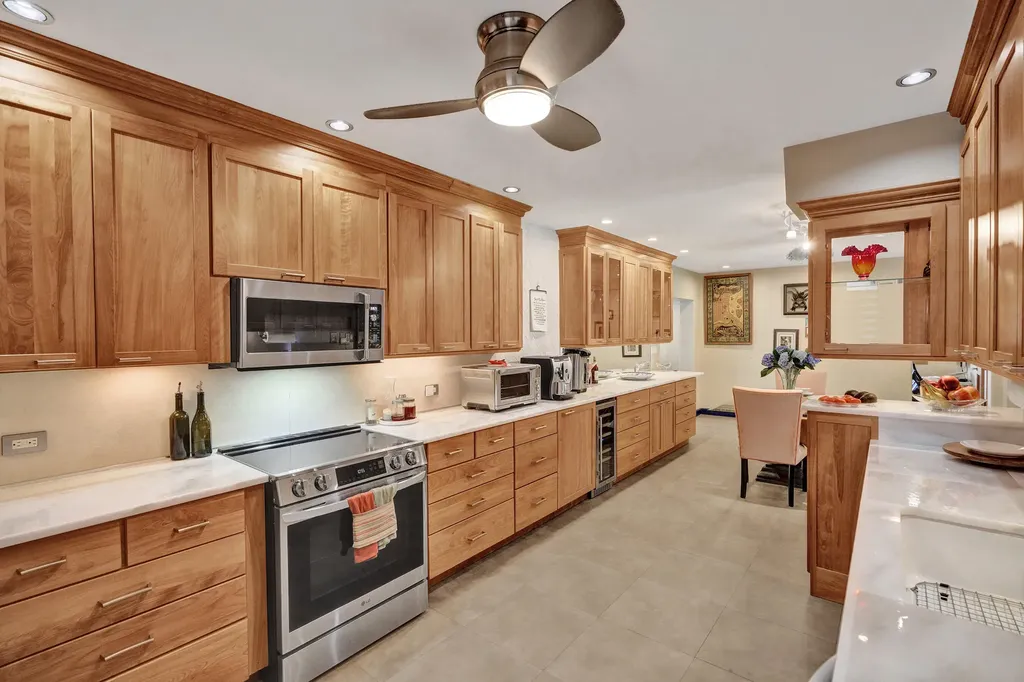 908 NE 16th Place Fort Lauderdale FL 33305