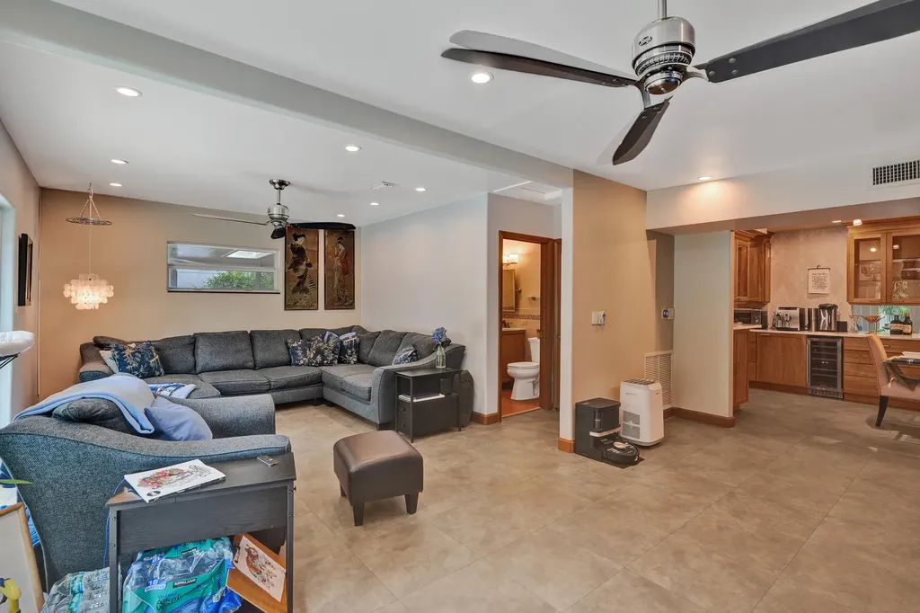 908 NE 16th Place Fort Lauderdale FL 33305