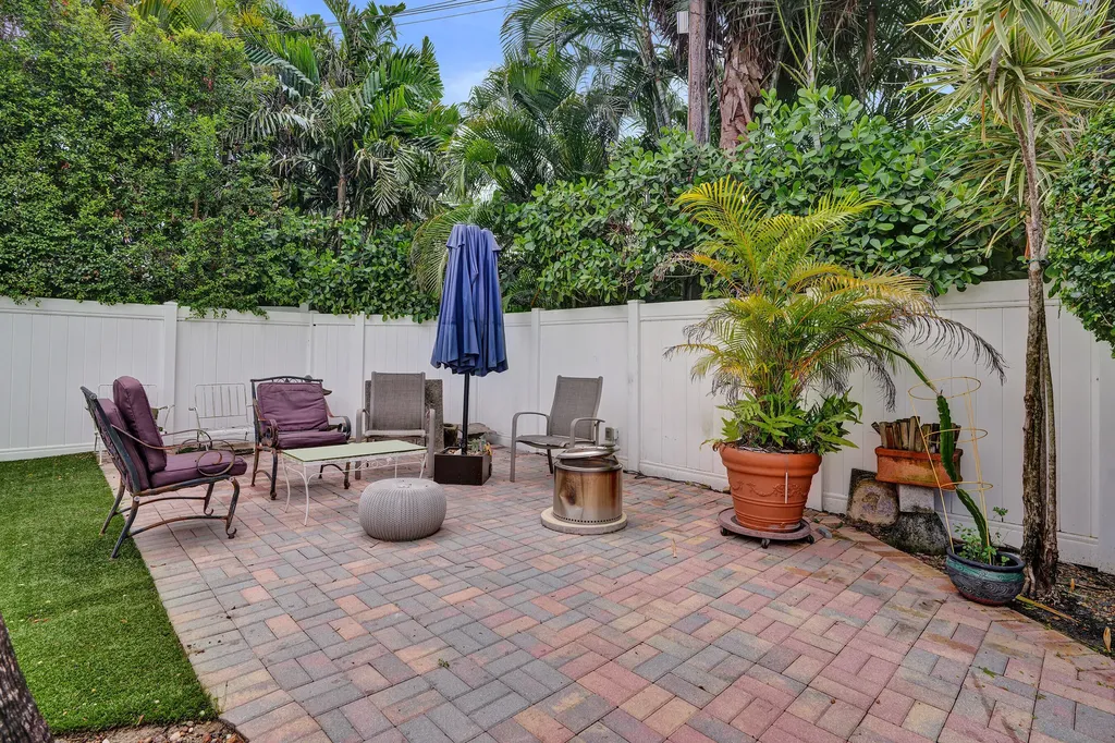 908 NE 16th Place Fort Lauderdale FL 33305