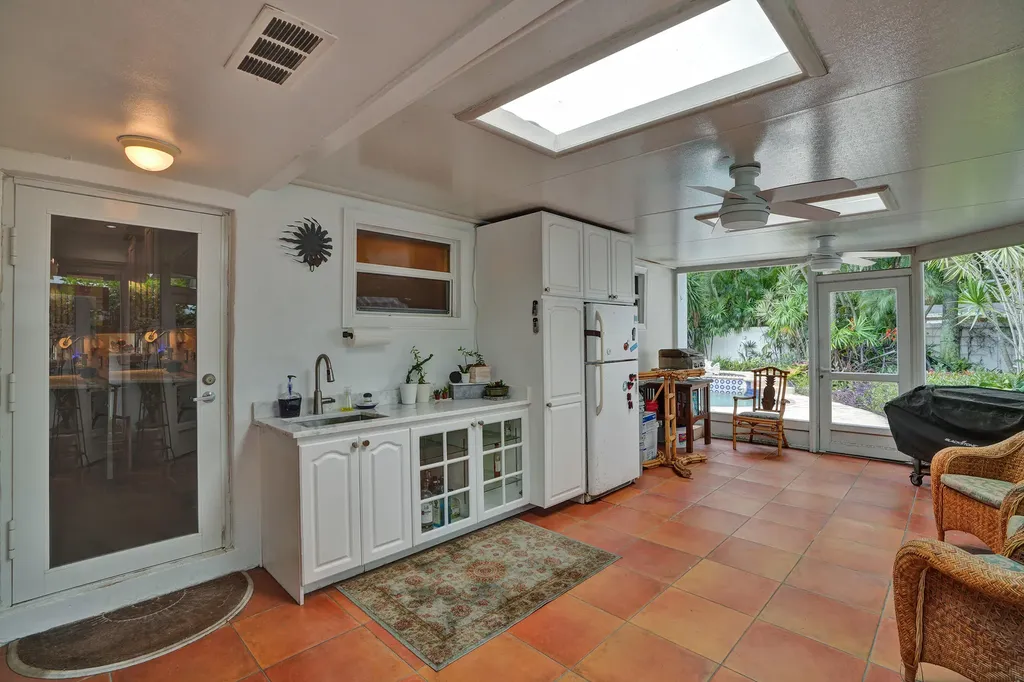 908 NE 16th Place Fort Lauderdale FL 33305
