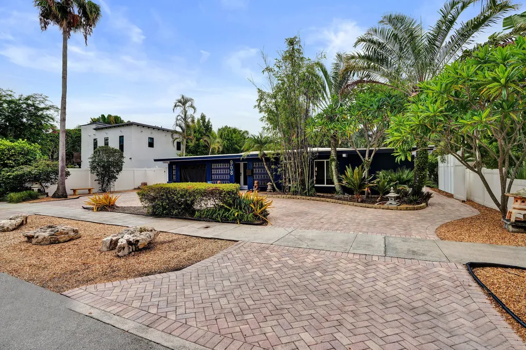 908 NE 16th Place Fort Lauderdale FL 33305