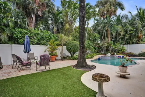 908 NE 16th Place Fort Lauderdale FL 33305