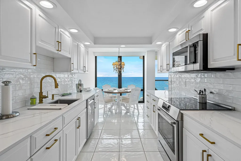 250 S Ocean Boulevard Boca Raton FL 33432