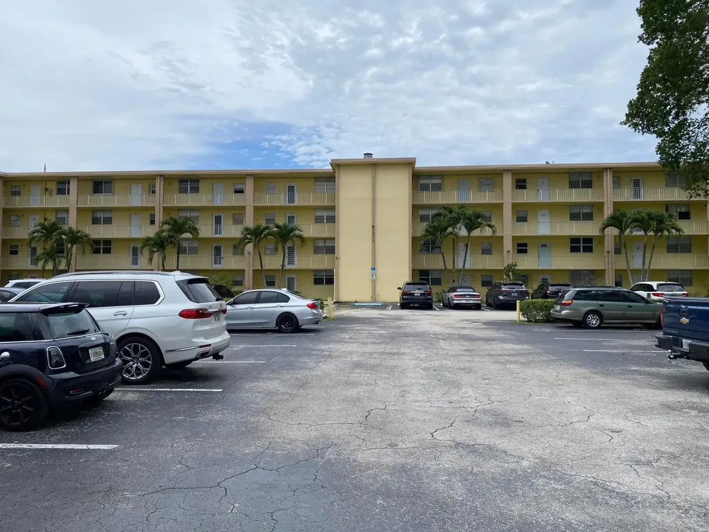 9949 Sandalfoot Boulevard Boca Raton FL 33428