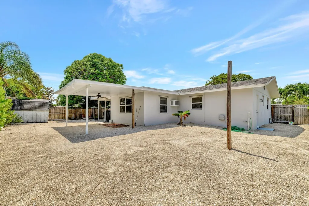 1894 SE Lafayette Street Stuart FL 34997