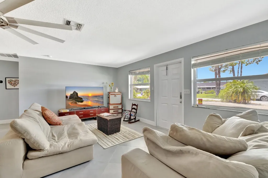 1894 SE Lafayette Street Stuart FL 34997