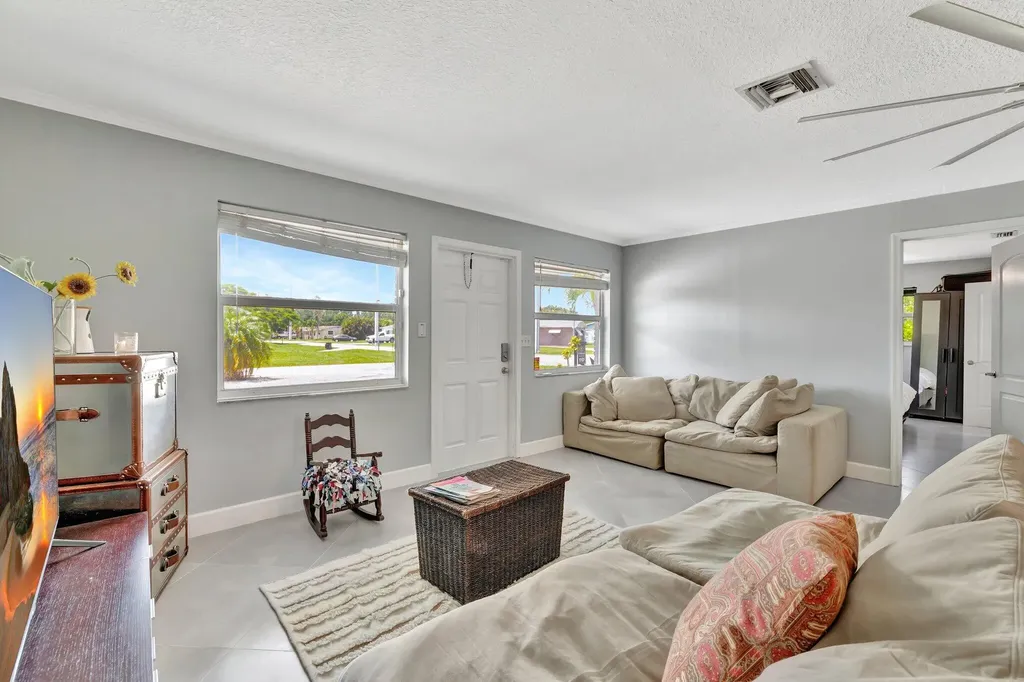 1894 SE Lafayette Street Stuart FL 34997
