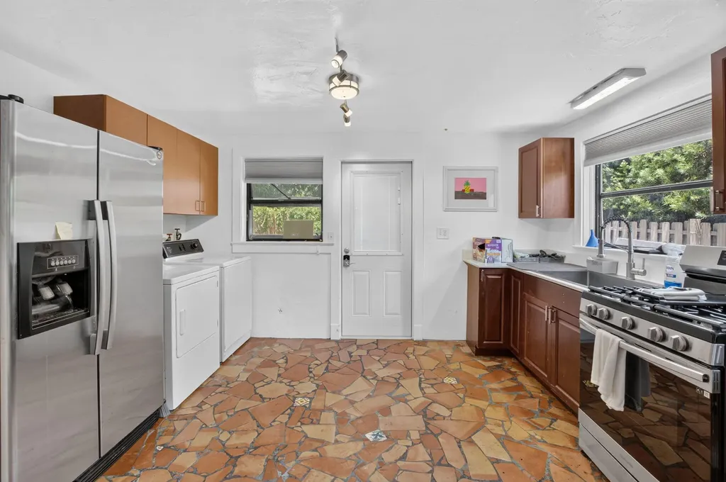 806 NE 2nd Avenue Delray Beach FL 33444