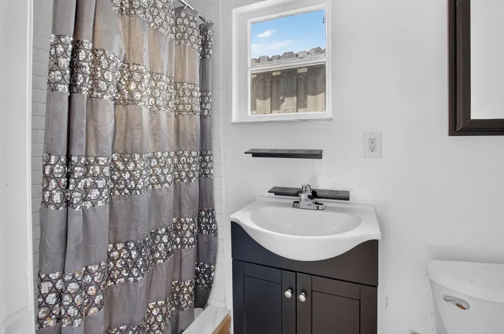 806 NE 2nd Avenue Delray Beach FL 33444