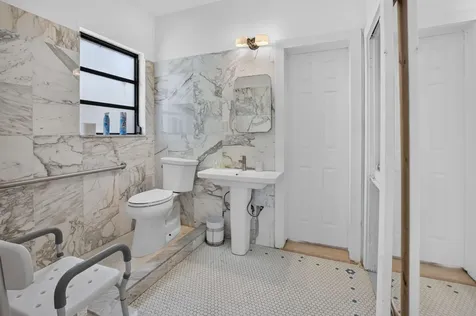 806 NE 2nd Avenue Delray Beach FL 33444