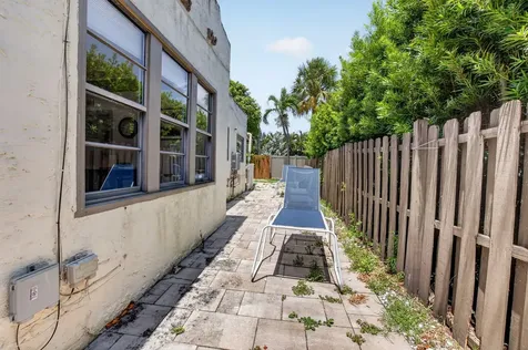 806 NE 2nd Avenue Delray Beach FL 33444