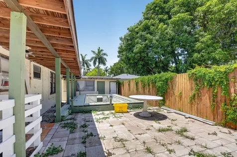 806 NE 2nd Avenue Delray Beach FL 33444