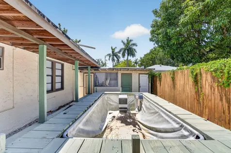 806 NE 2nd Avenue Delray Beach FL 33444