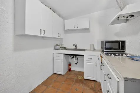 806 NE 2nd Avenue Delray Beach FL 33444