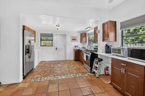806 NE 2nd Avenue Delray Beach FL 33444
