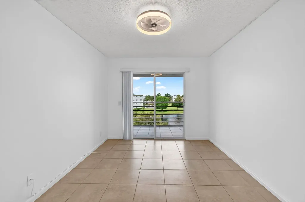 4028 Hythe B Boca Raton FL 33434