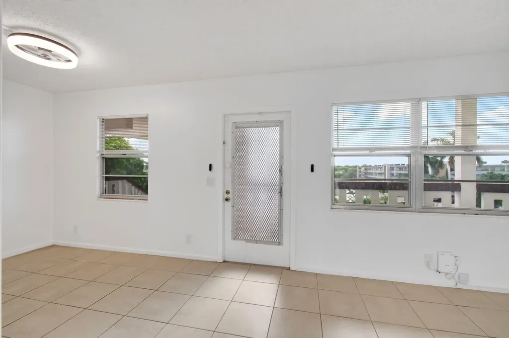 4028 Hythe B Boca Raton FL 33434