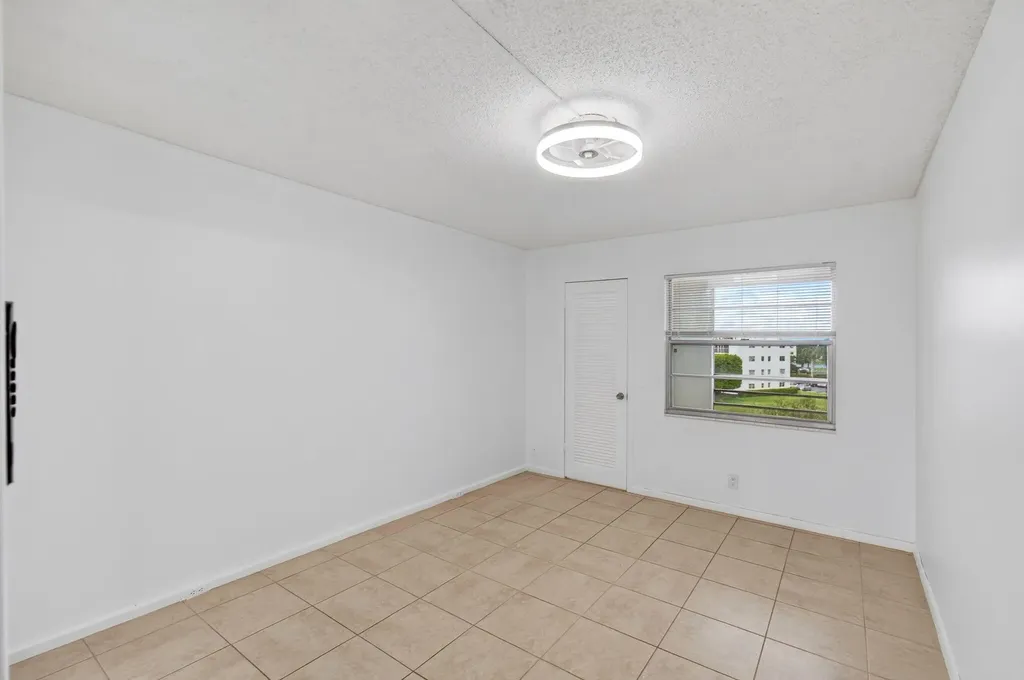 4028 Hythe B Boca Raton FL 33434