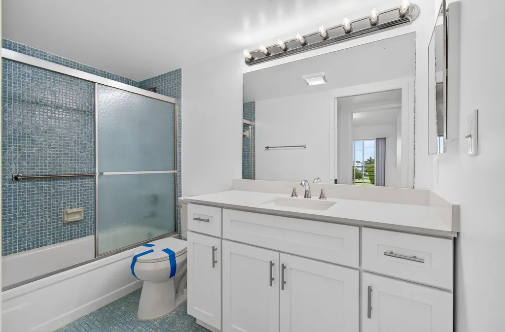 4028 Hythe B Boca Raton FL 33434
