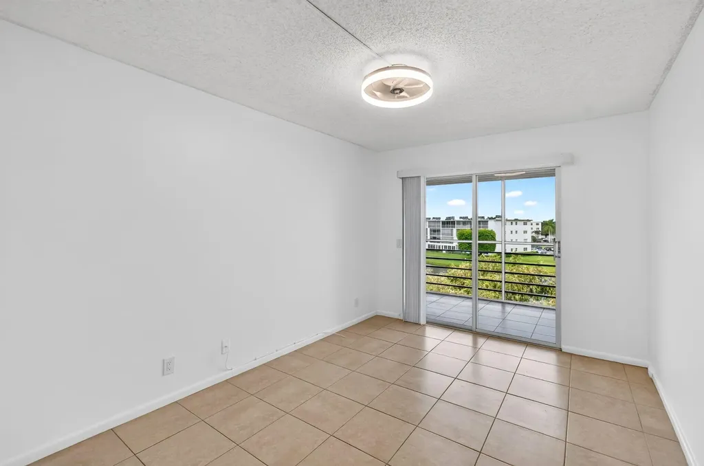 4028 Hythe B Boca Raton FL 33434