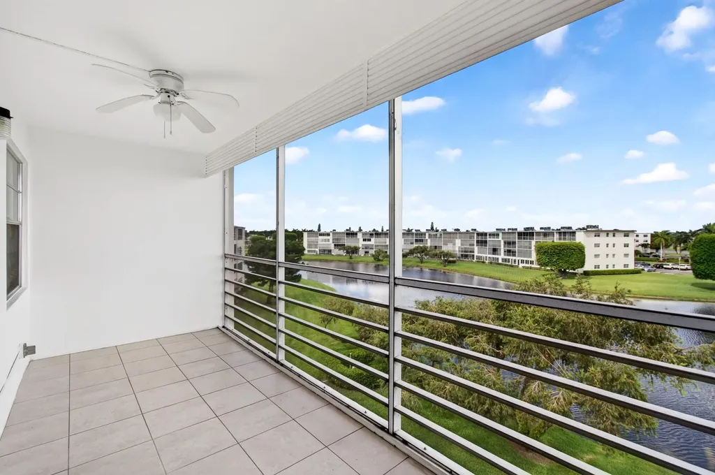 4028 Hythe B Boca Raton FL 33434