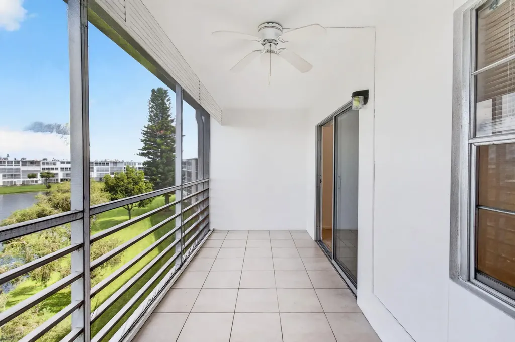 4028 Hythe B Boca Raton FL 33434